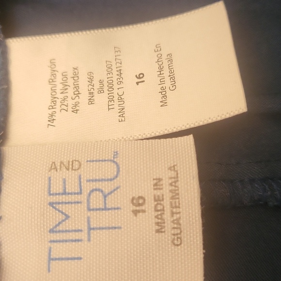 Time and Tru Women's Millennium Blue Skinny Pants - Picture 3 of 3